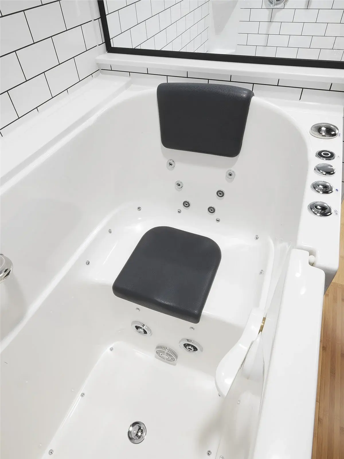 Before and after: Walk-In Tub with Jets in Great Neck, Nassau County